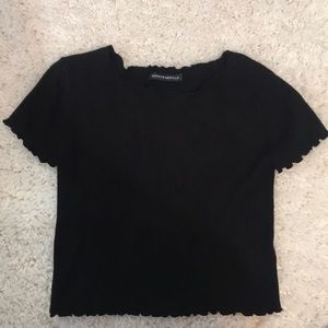 Brandy black fluted edge short sleeve